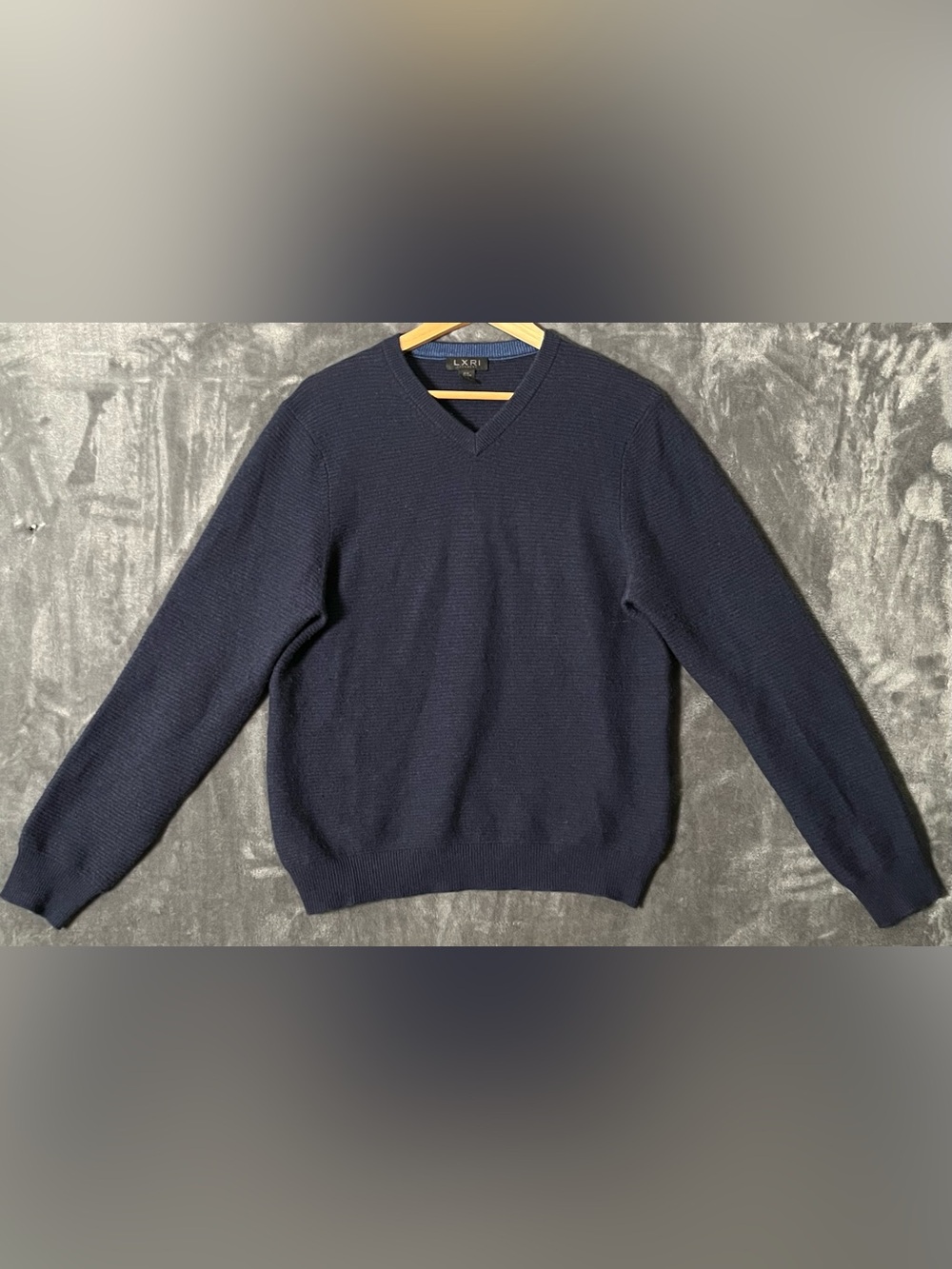 LXRI Men's M Cashmere V-Neck Sweater